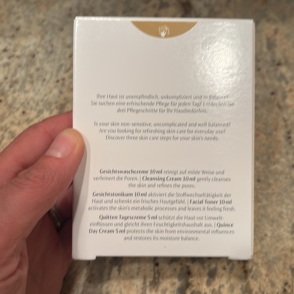 Skincare Trial Set for Normal Skin - White and Orange - Picture 4 of 6